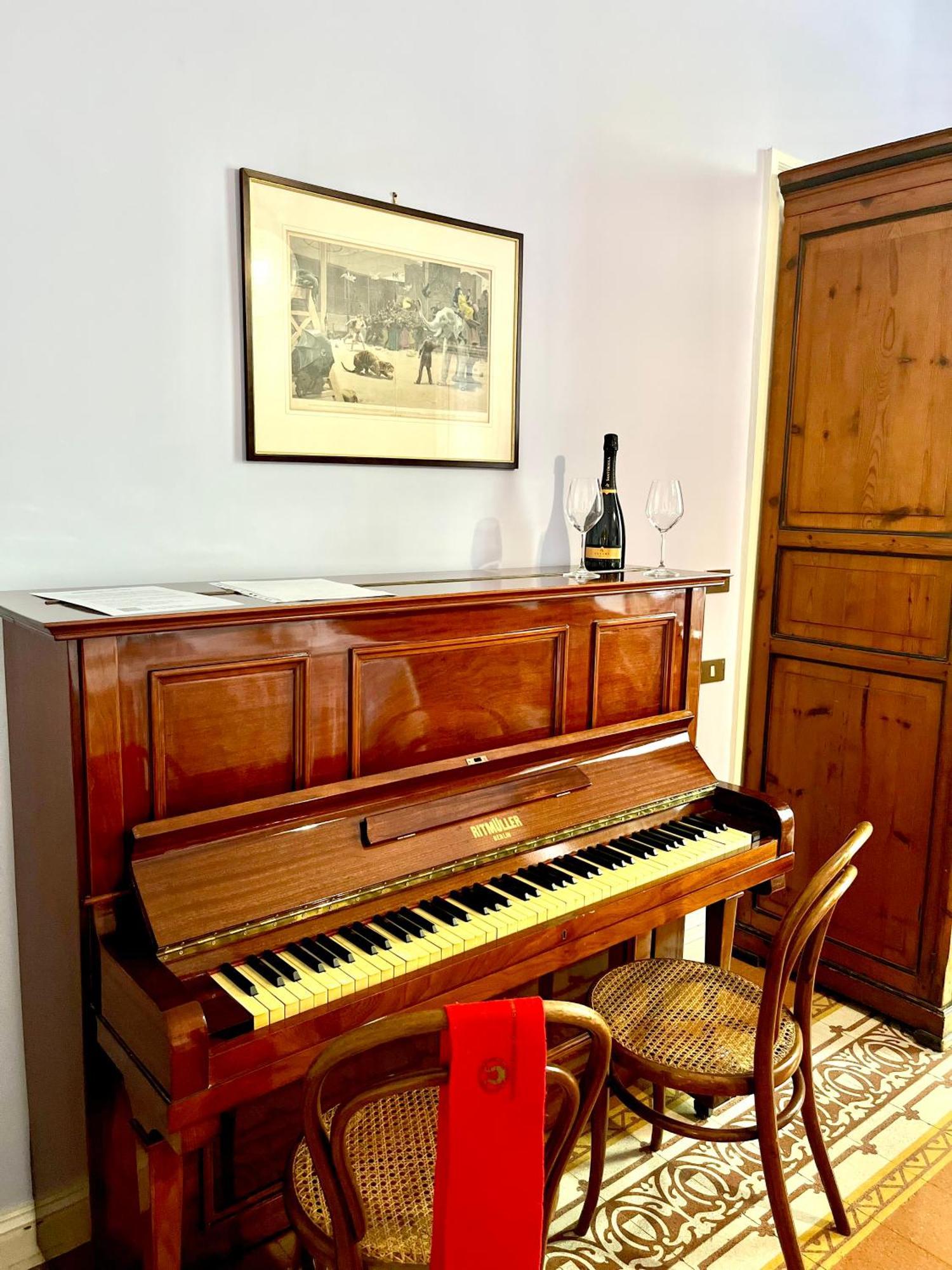 Conservatorio 16 - Scarlatti Room Неаполь Экстерьер фото